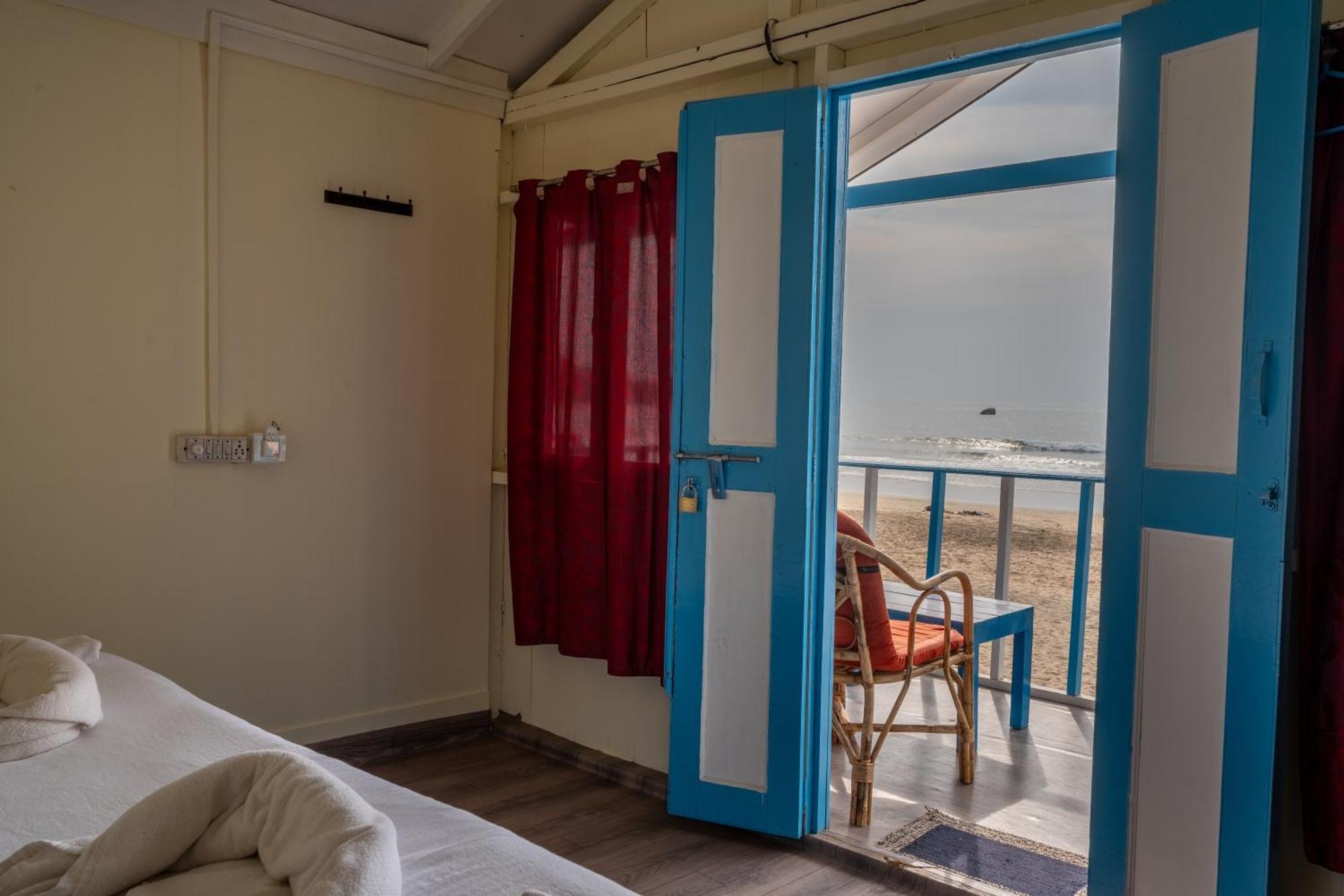 The Tito'S Blue Sky Beach Resort Agonda Bagian luar foto