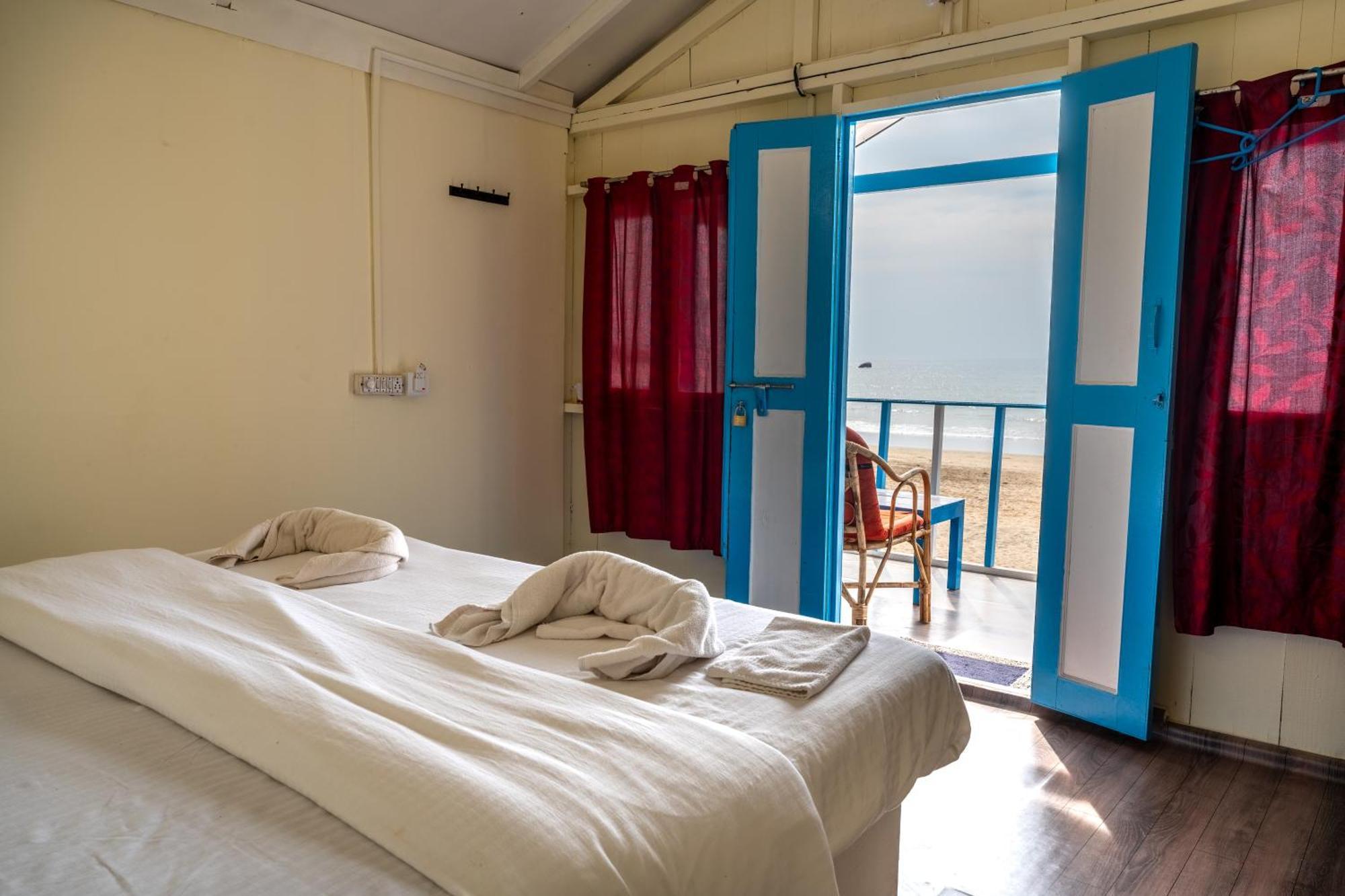 The Tito'S Blue Sky Beach Resort Agonda Bagian luar foto