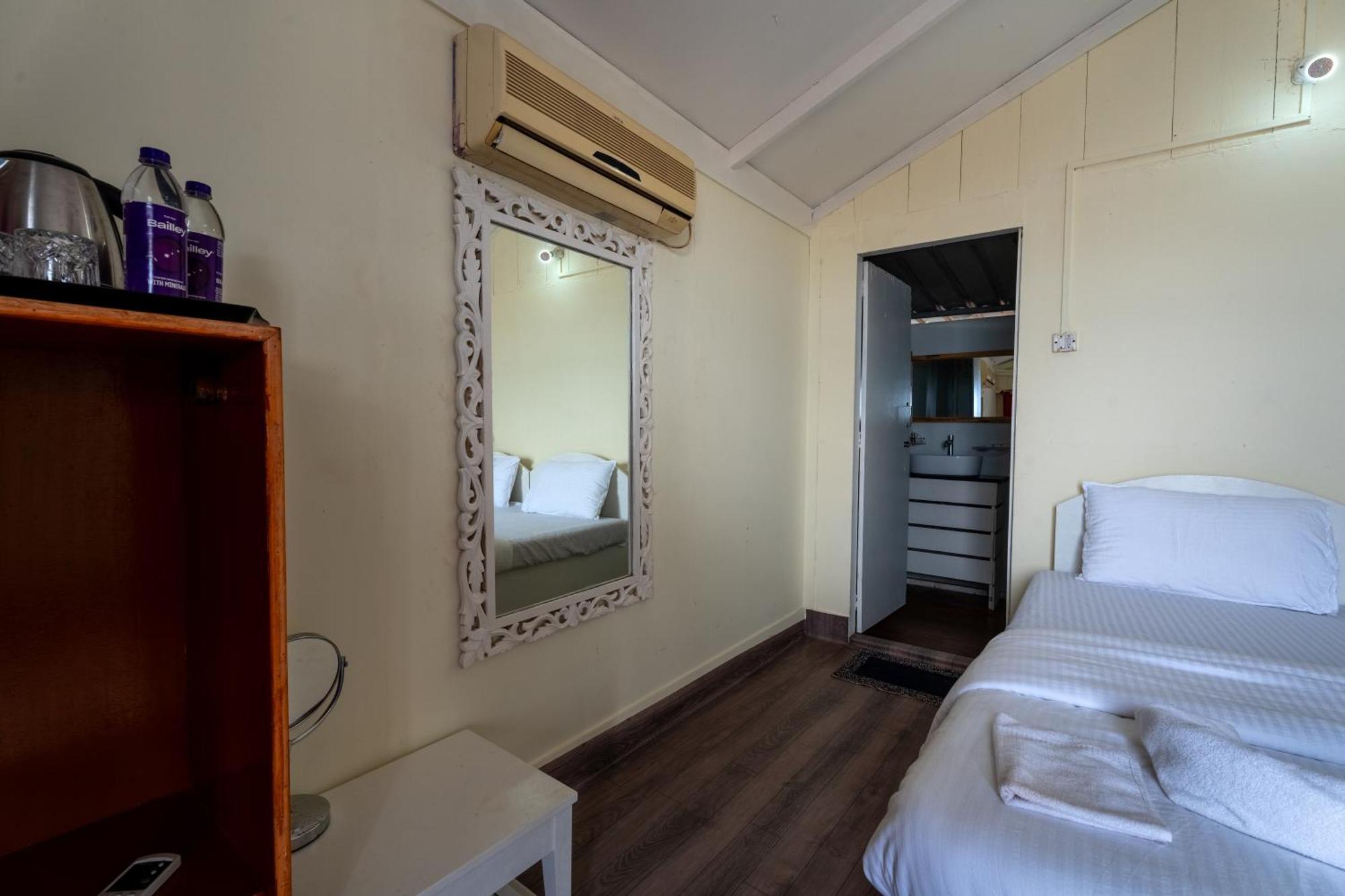The Tito'S Blue Sky Beach Resort Agonda Bagian luar foto