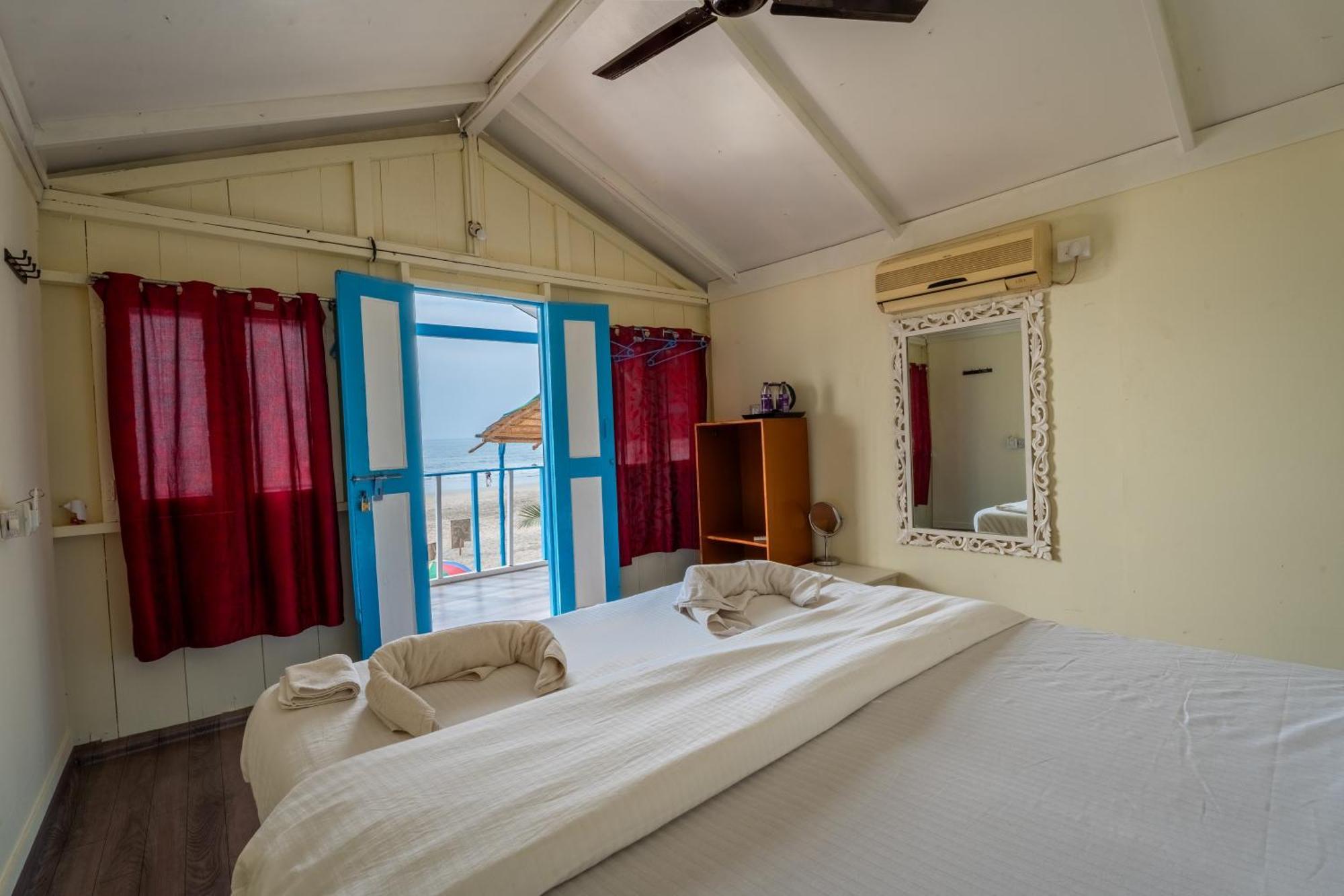 The Tito'S Blue Sky Beach Resort Agonda Bagian luar foto